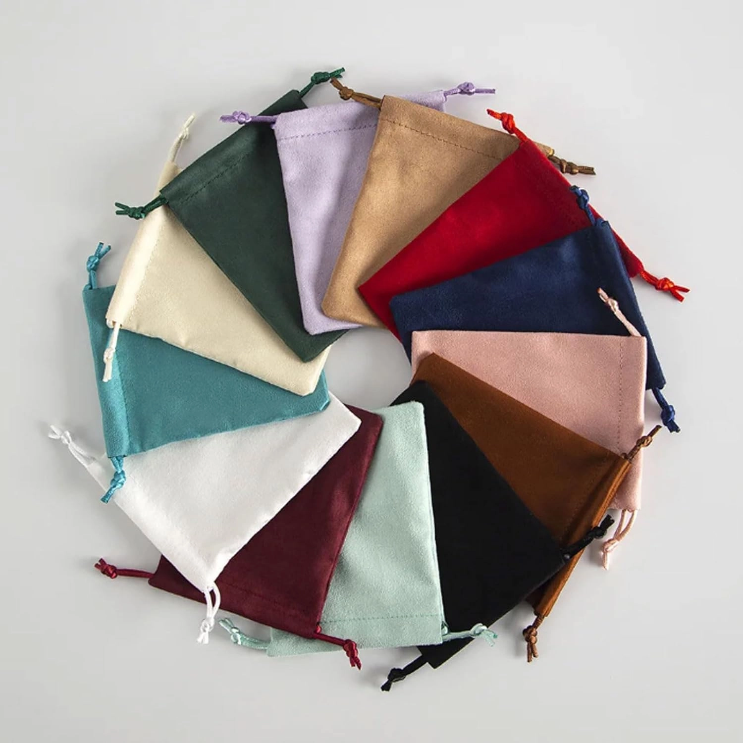 10 Pcs Velvet Jewelry Packaging Pouches Flannel Cosmetic Bags Drawstring Bags Wedding Favor Bags for Bracelets, Watch (purple, 8 * 10cm)
