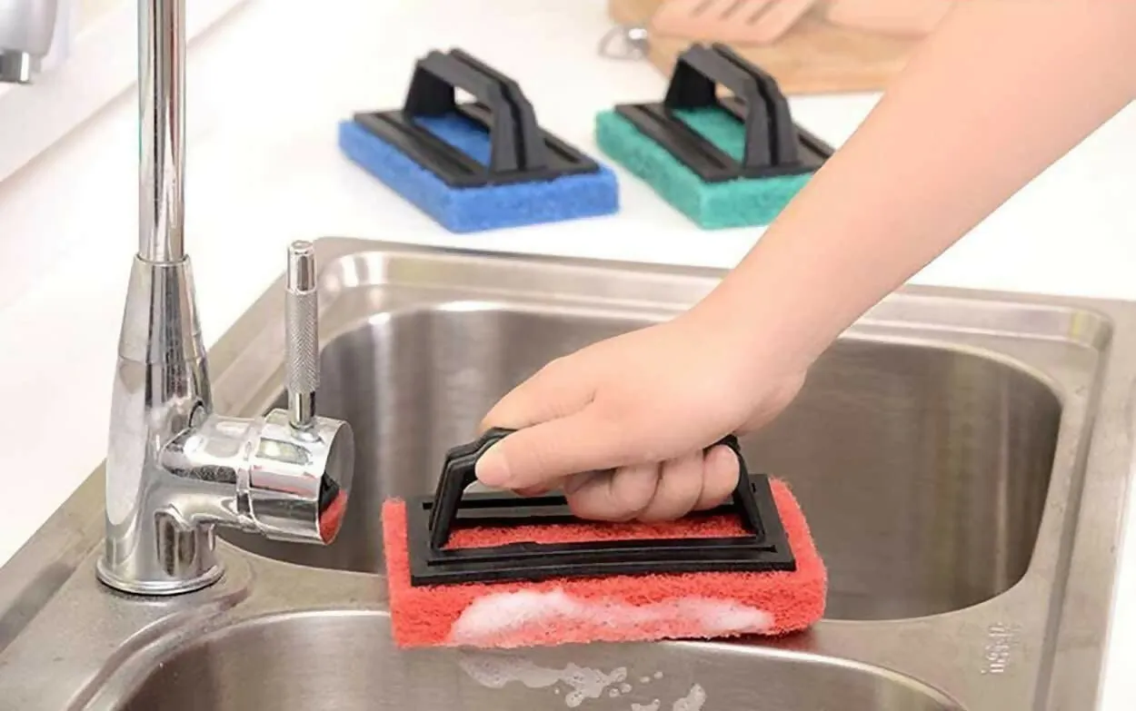 2 Pieces Tile & Sink Cleaning Multipurpose Scrubber Brush Set Handle Scrubber for Bathroom, Kitchen & Floor Cleaning (Random Colors)