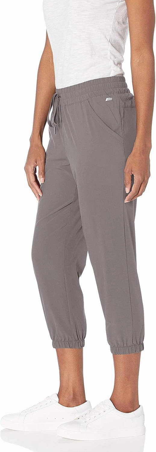 Amazon Essentials Women's Performance Stretch Woven Crop Jogger Pant
