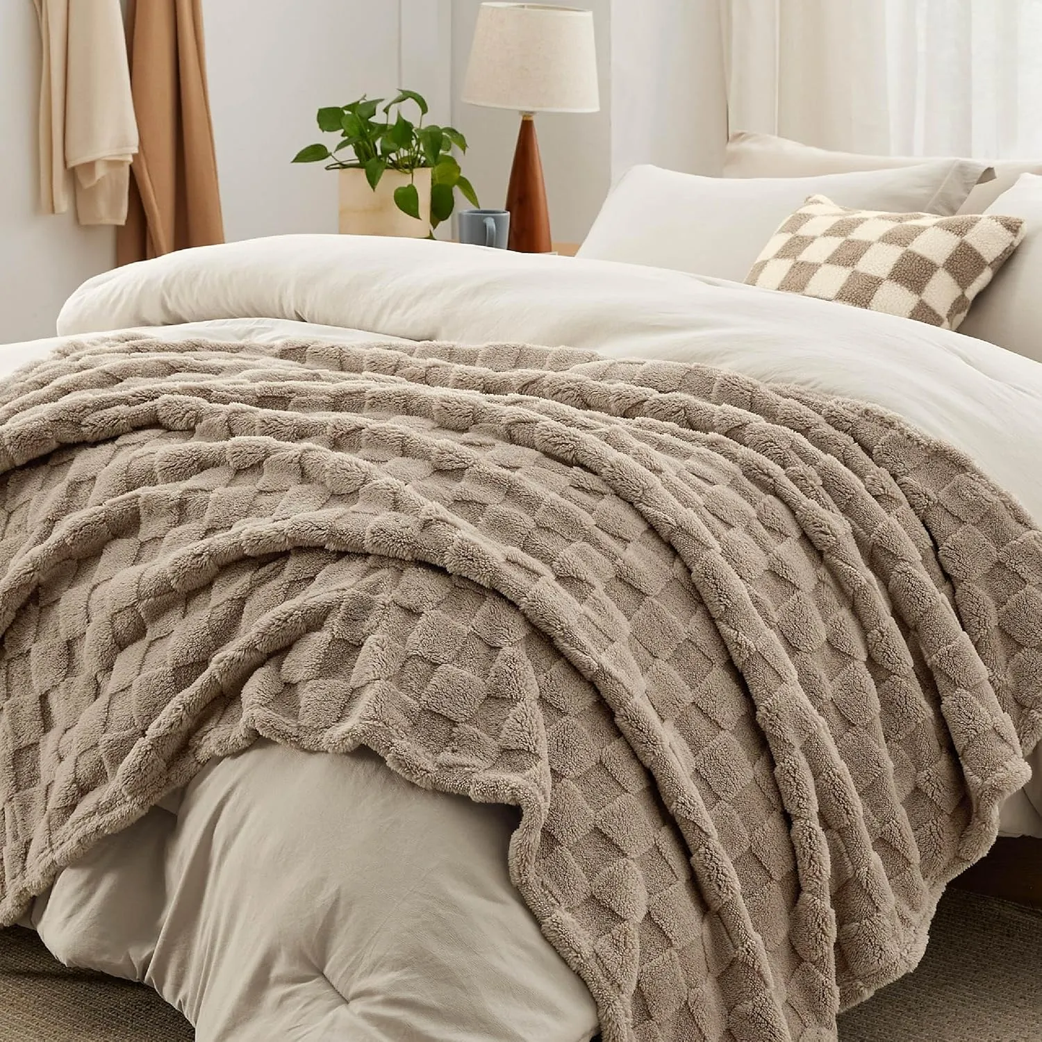 Bedsure Queen Comforter Set 5 Pieces - Bed in a Bag with Checkered Throw Blanket and Decorative Pillow, Lightweight Bedding Comforter Sets, All Season Boho Bedding, Linen Beige