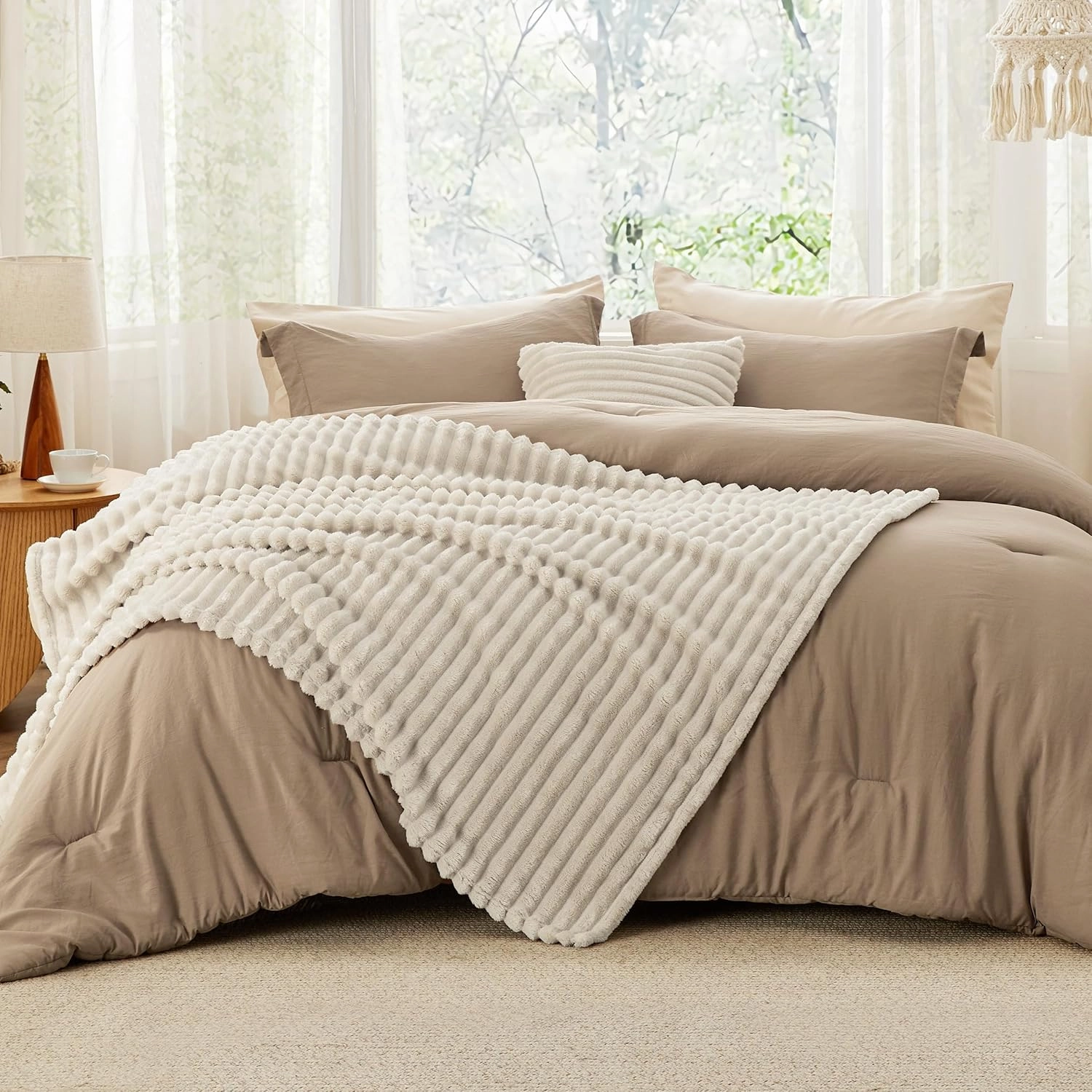 Bedsure Queen Comforter Set 5 Pieces - Bed in a Bag with Fleece Throw Blanket and Decorative Pillow, Lightweight Bedding Comforter Sets, All Season Bedding, Khaki