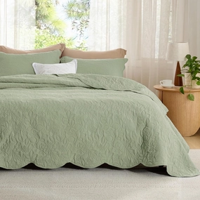 Bedsure Quilts Queen Size - Ultra Soft Pre-Washed Bedspread - Lightweight Desert Sage Comforter with 2 Pillow Shams - Summer Bedding Set with Leaf Design 90x96 Inch