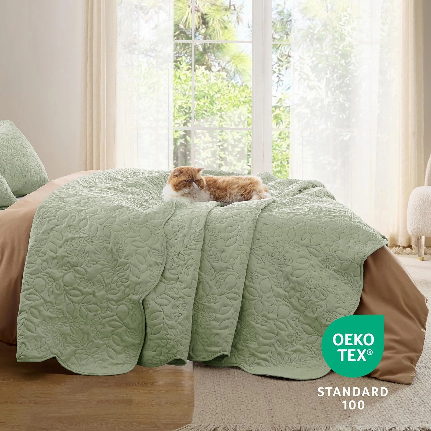Bedsure Quilts Queen Size - Ultra Soft Pre-Washed Bedspread - Lightweight Desert Sage Comforter with 2 Pillow Shams - Summer Bedding Set with Leaf Design 90x96 Inch