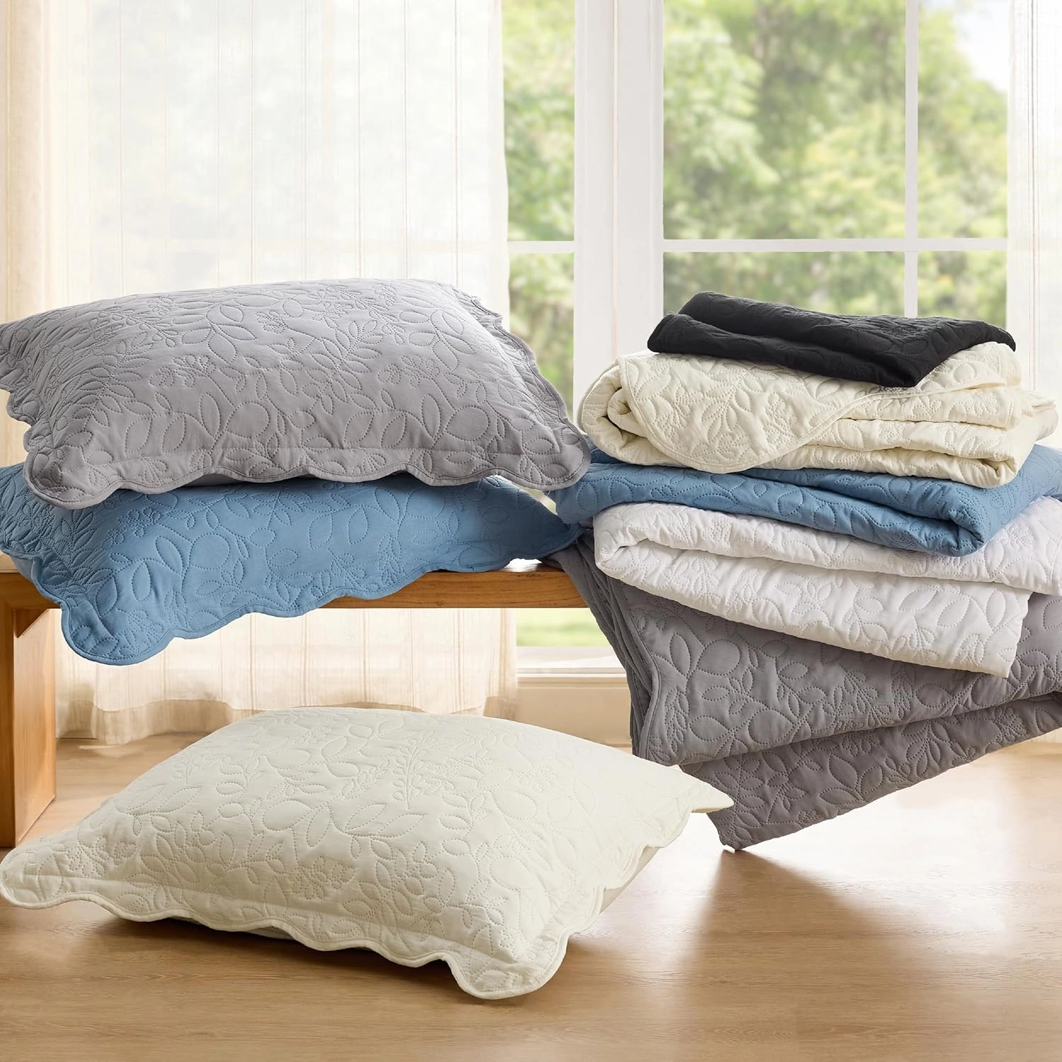 Bedsure Quilts Queen Size - Ultra Soft Pre-Washed Bedspread - Lightweight Desert Sage Comforter with 2 Pillow Shams - Summer Bedding Set with Leaf Design 90x96 Inch