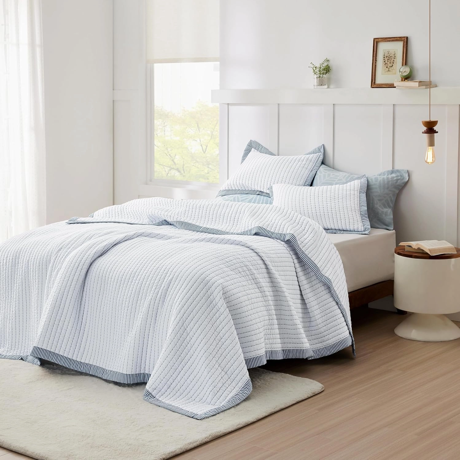 Bedsure White Quilts Queen Size - Queen Quilt Bedding Set Bedspread Coverlet, Lightweight Corduroy Pattern Bedspread, 3-Piece Set with 90"x96" Coverlet & 2 Pillow Shams, All-Season Soft Microfiber