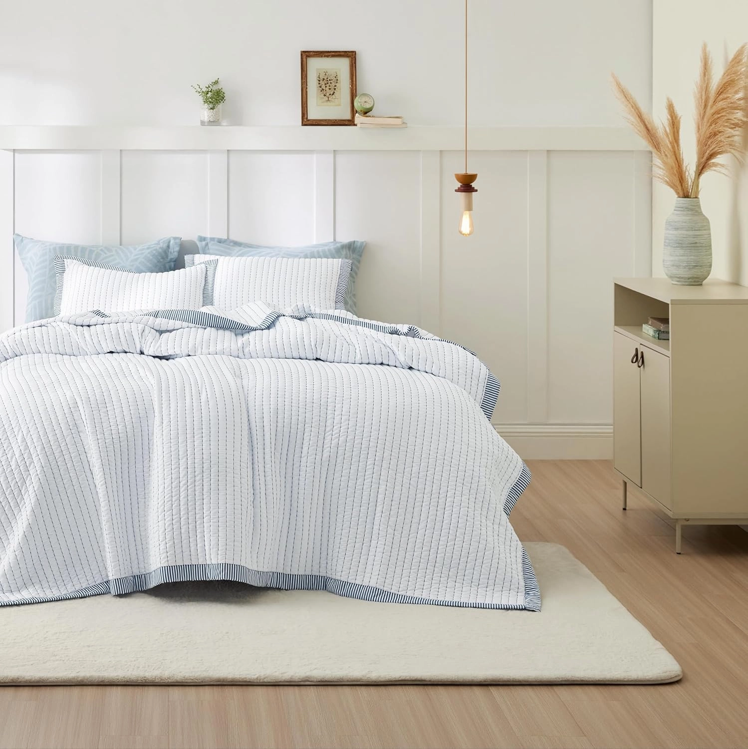 Bedsure White Quilts Queen Size - Queen Quilt Bedding Set Bedspread Coverlet, Lightweight Corduroy Pattern Bedspread, 3-Piece Set with 90"x96" Coverlet & 2 Pillow Shams, All-Season Soft Microfiber