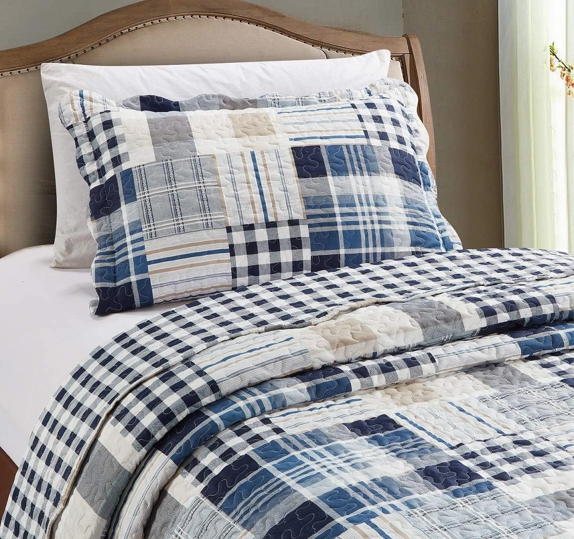 Brilliant Sunshine Plaids and Stripes Quilt Set, 2-Piece Bedding Sets with 1 Sham, Patchwork Design, Washable and Reversible Bedspread, Soft Lightweight Coverlet, All-Season, Twin/Twin XL, Blue