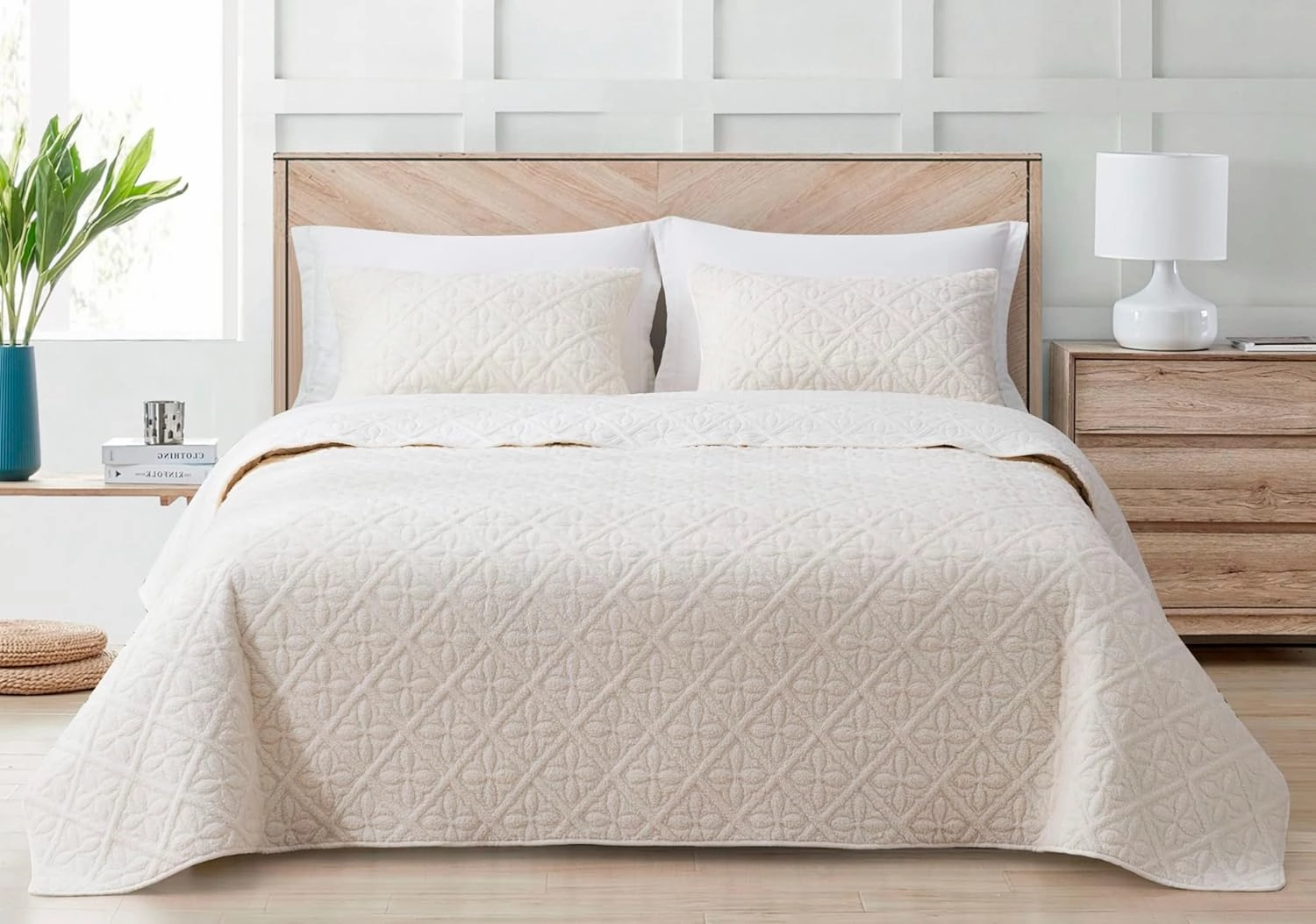 Chezmoi Collection Bethany 3-Piece Queen Sherpa Quilt Set - Floral Quilted Sherpa Blanket Reversible Washed Microfiber Lightweight Bedspread - Queen Size, White