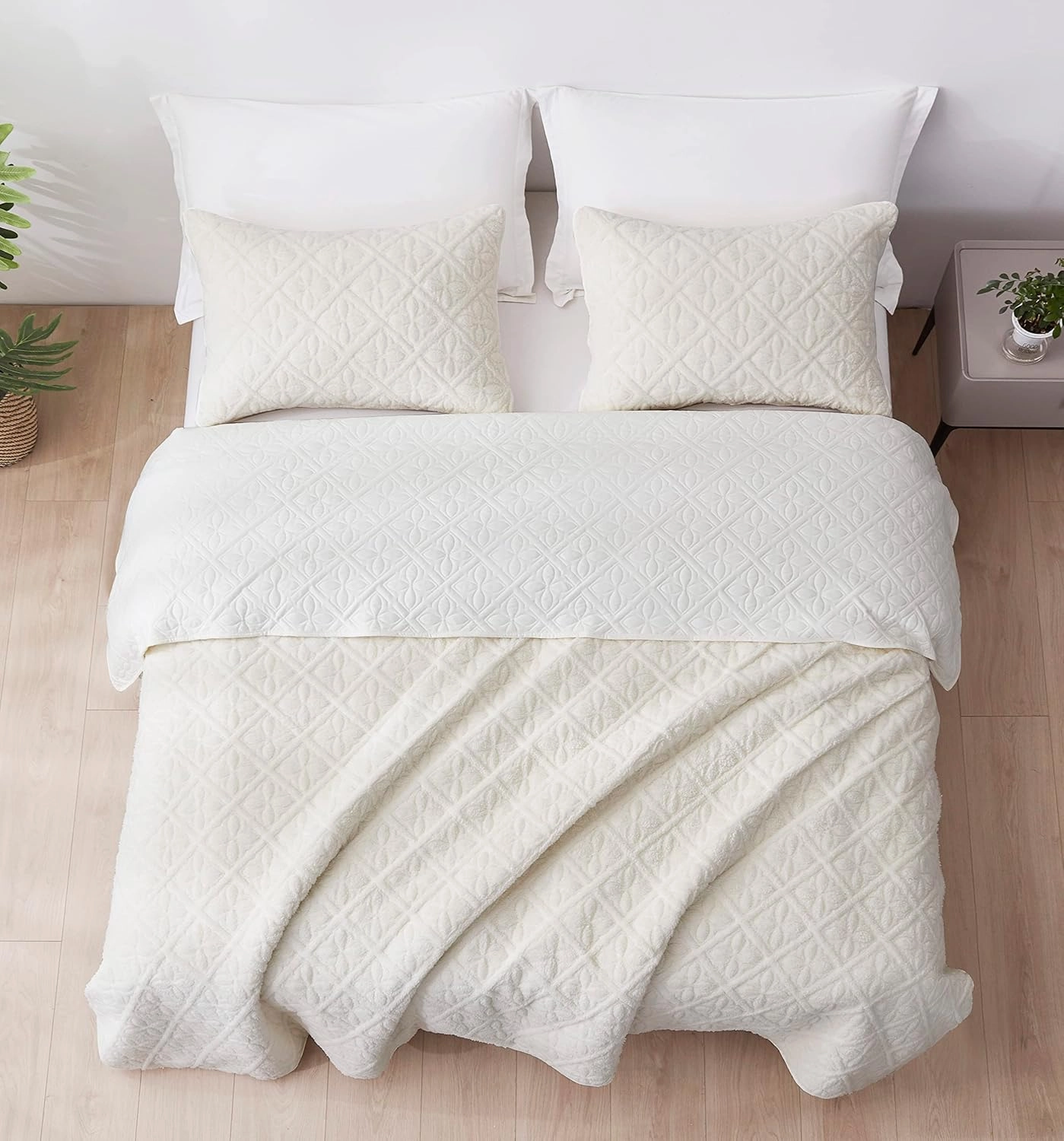 Chezmoi Collection Bethany 3-Piece Queen Sherpa Quilt Set - Floral Quilted Sherpa Blanket Reversible Washed Microfiber Lightweight Bedspread - Queen Size, White