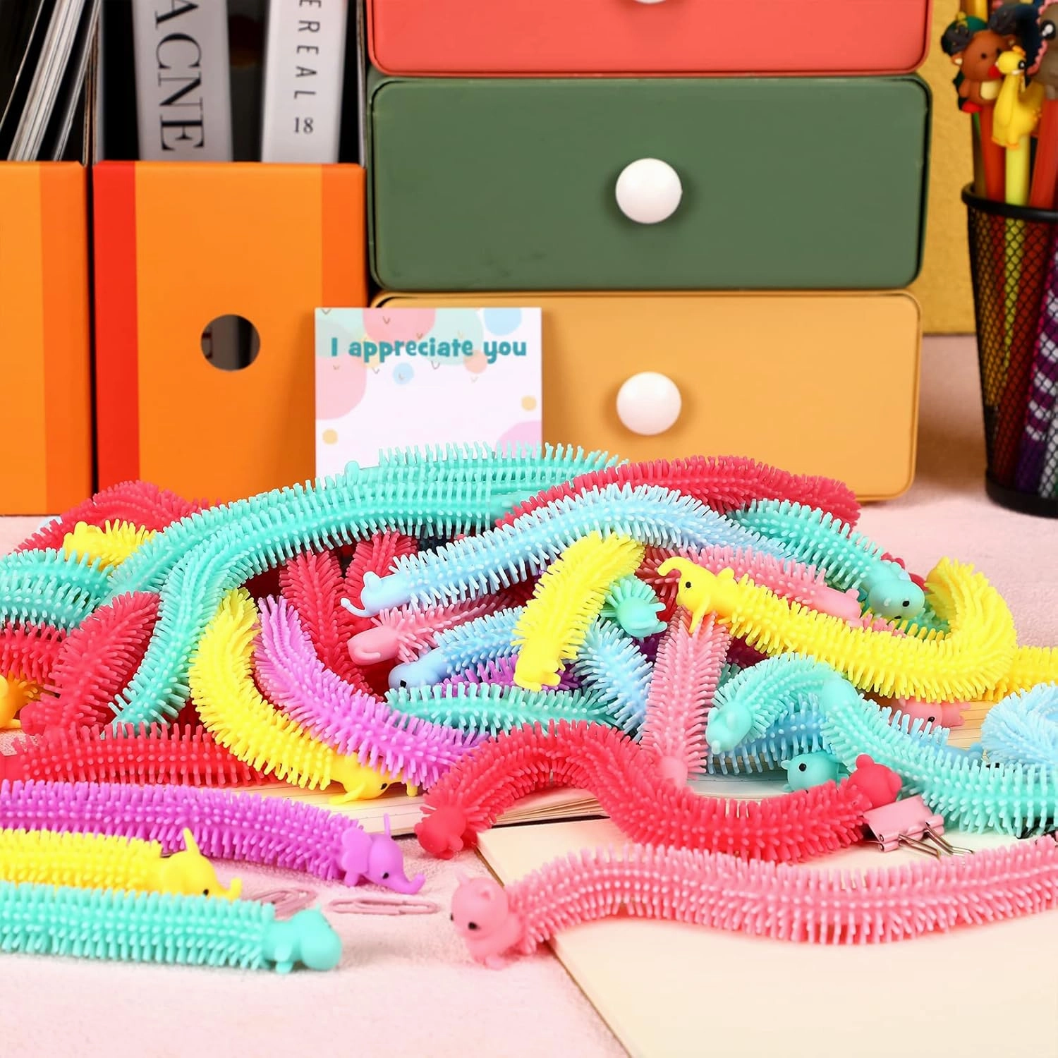 Chivao Bulk Stretchy String Fidget Toys Animal Sensory Toys Pack Worm for Adults Stress Anxiety Relieve Relaxing Party Favors(50 Pack,Animal Style)
