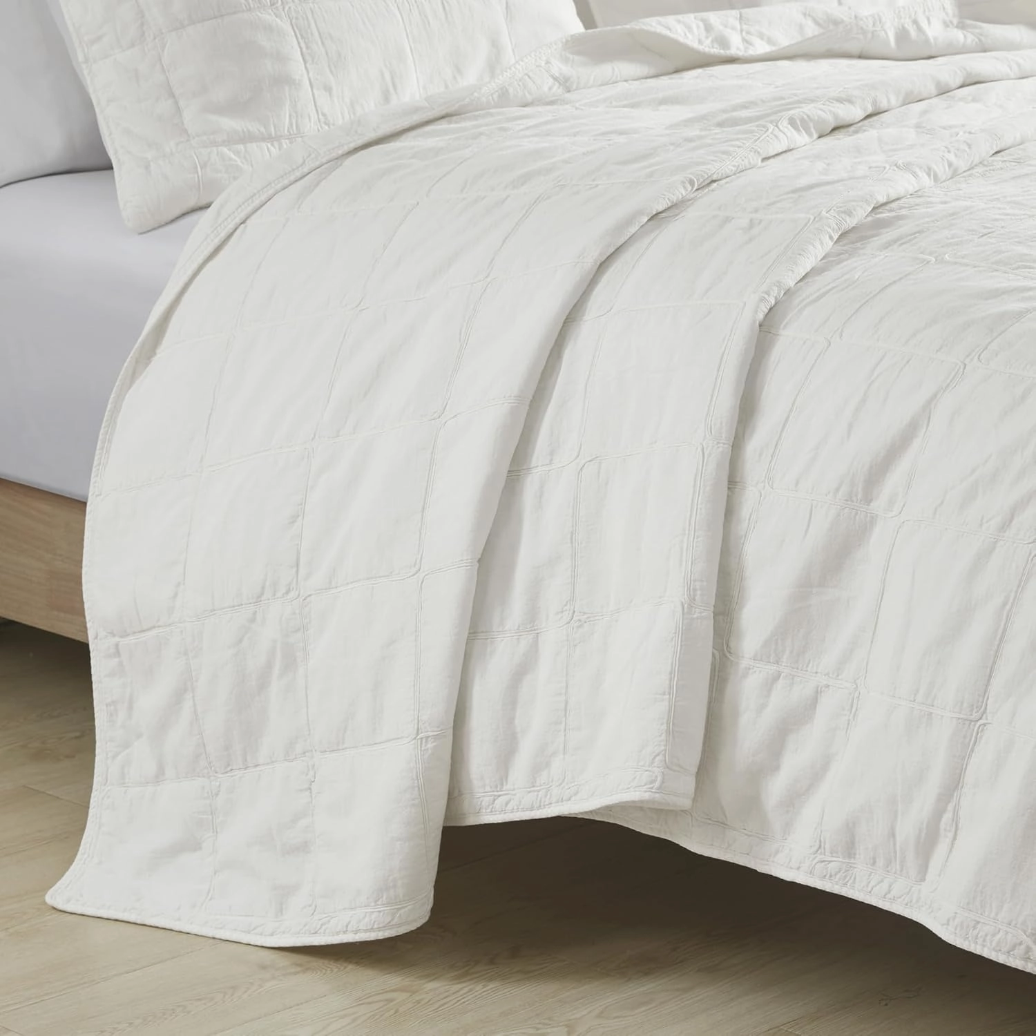 CROSCILL Quilt Set Casual Cord Quilting, Oversized Coverlet for Queen Size Bed, Grid-Patterned Texture, All Season, Lightweight & Soft Pre-Washed Cotton Coverlet Bedspread, Shams, Gema, White 3 Piece