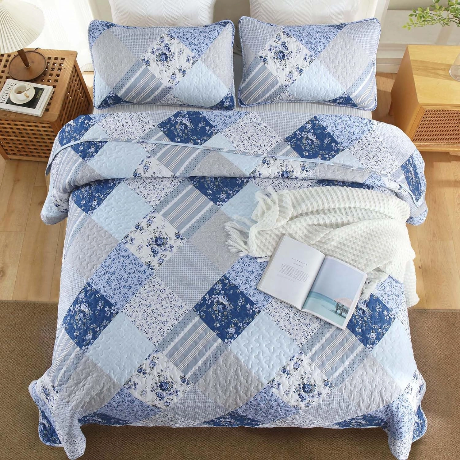 Dobuyly Patchwork King Size Quilt, Light Blue Floral Plaid Bedspread Bedding Set, Soft Lightweight Microfiber Summer Coverlet Set for All Season (1 Quilt, 2 Pillow Shams)
