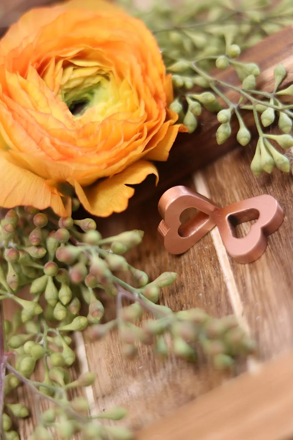 Flower Food Alternative for Fresh Cut Flowers. Copper Charm Keeps Flower Water Clean and Clear. Just Place it in the Vase, Reusable (1)
