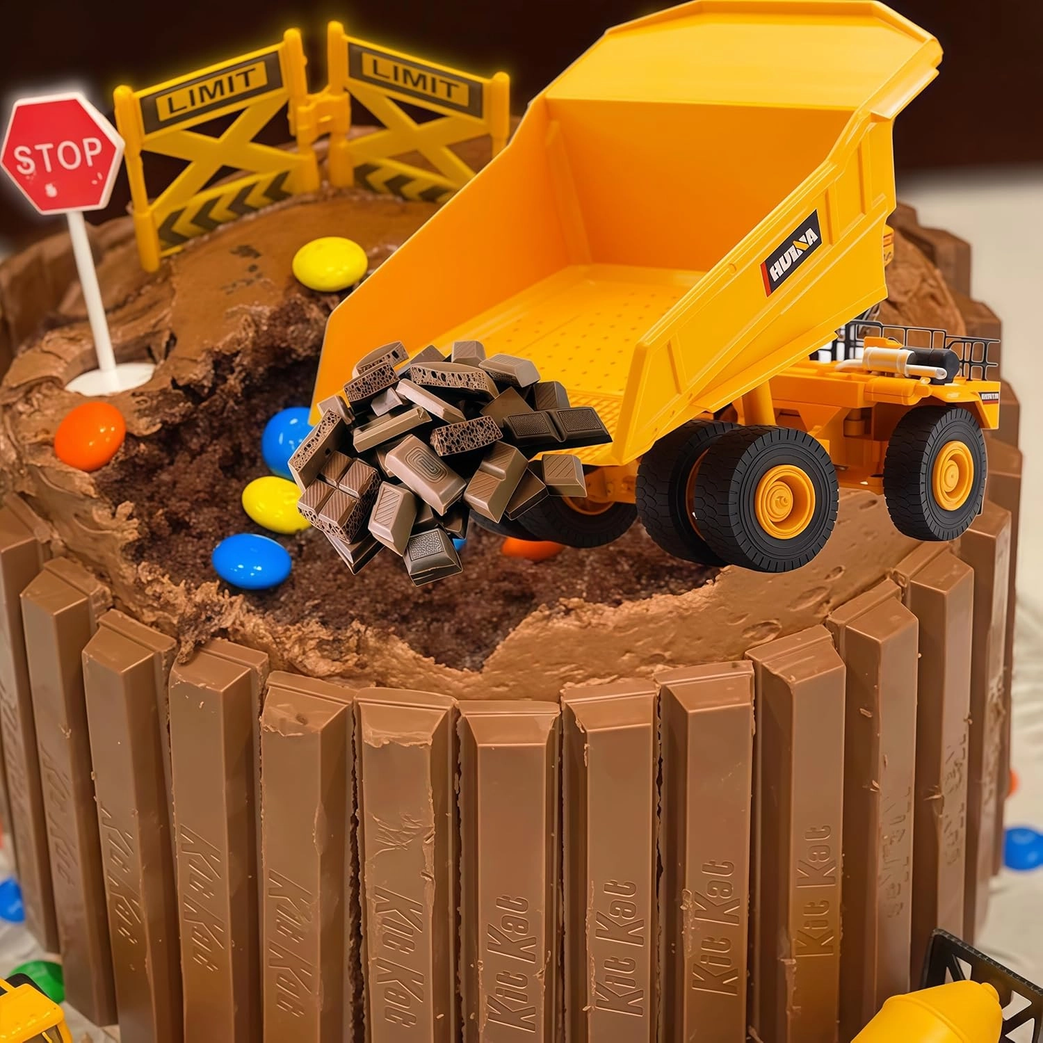 Gemini&Genius Dump Truck Construction Vehicle Toy 1/35 Scale Die-cast Site Dumper Vehicle, Realistic Car Model Toy for Kids and Decoration for House (Heavy Duty Truck)