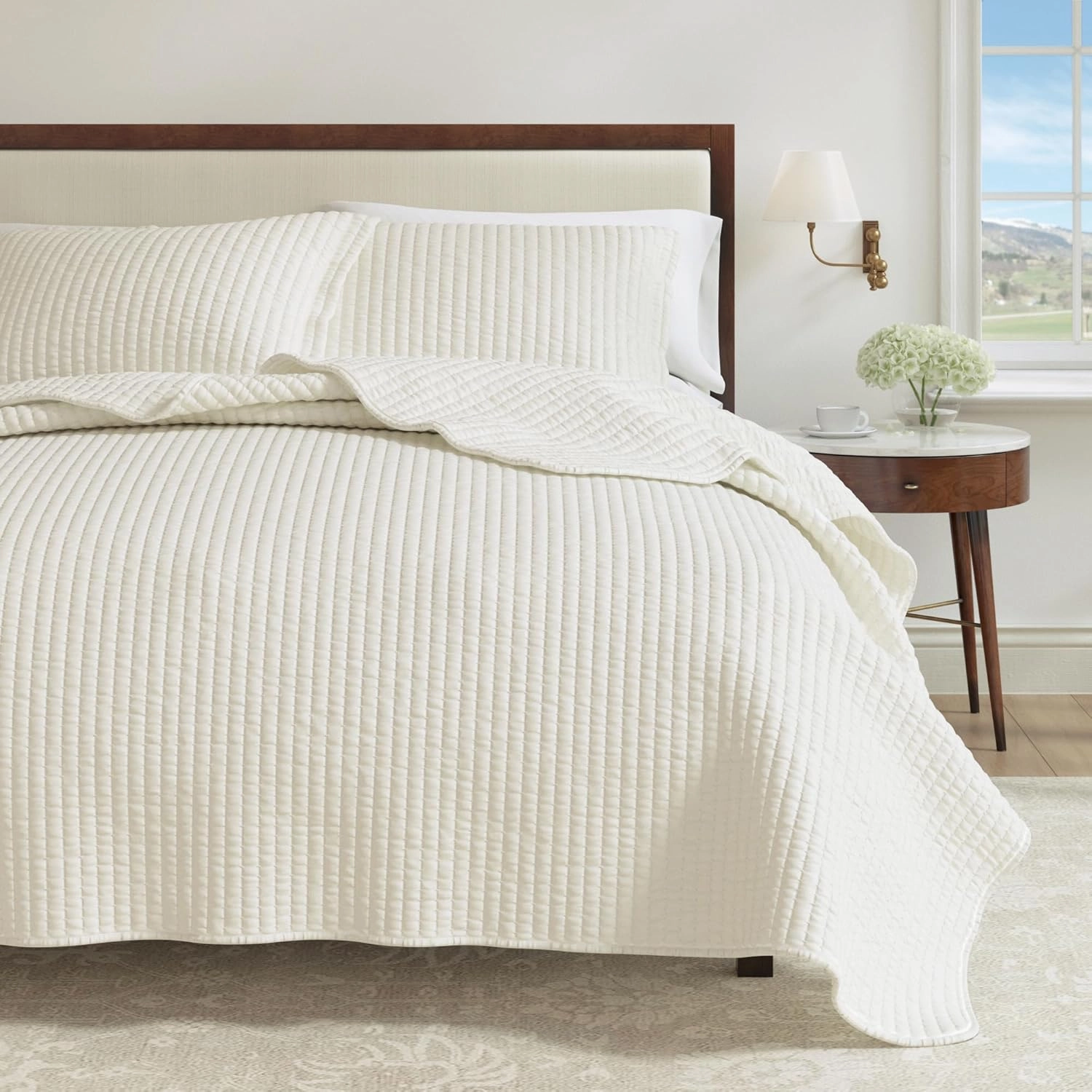 Great Bay Home King Quilt Bedding Set, 3-Piece Lightweight Summer Channel Stitch Quilt Set with Shams, Ultra Soft Cream Bedspreads, Quilted Bedding Coverlets for All Seasons