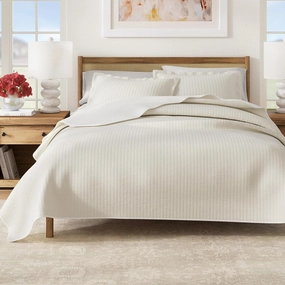 Great Bay Home King Quilt Bedding Set, 3-Piece Lightweight Summer Channel Stitch Quilt Set with Shams, Ultra Soft Cream Bedspreads, Quilted Bedding Coverlets for All Seasons