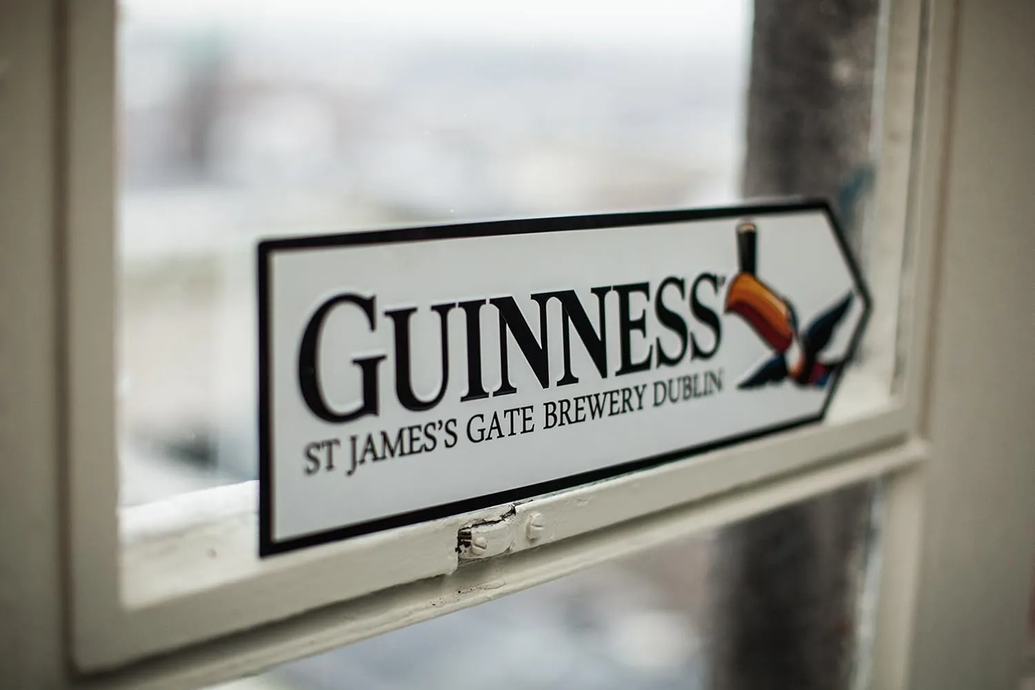 GUINNESS Metal Toucan James Gate Road Sign (White)