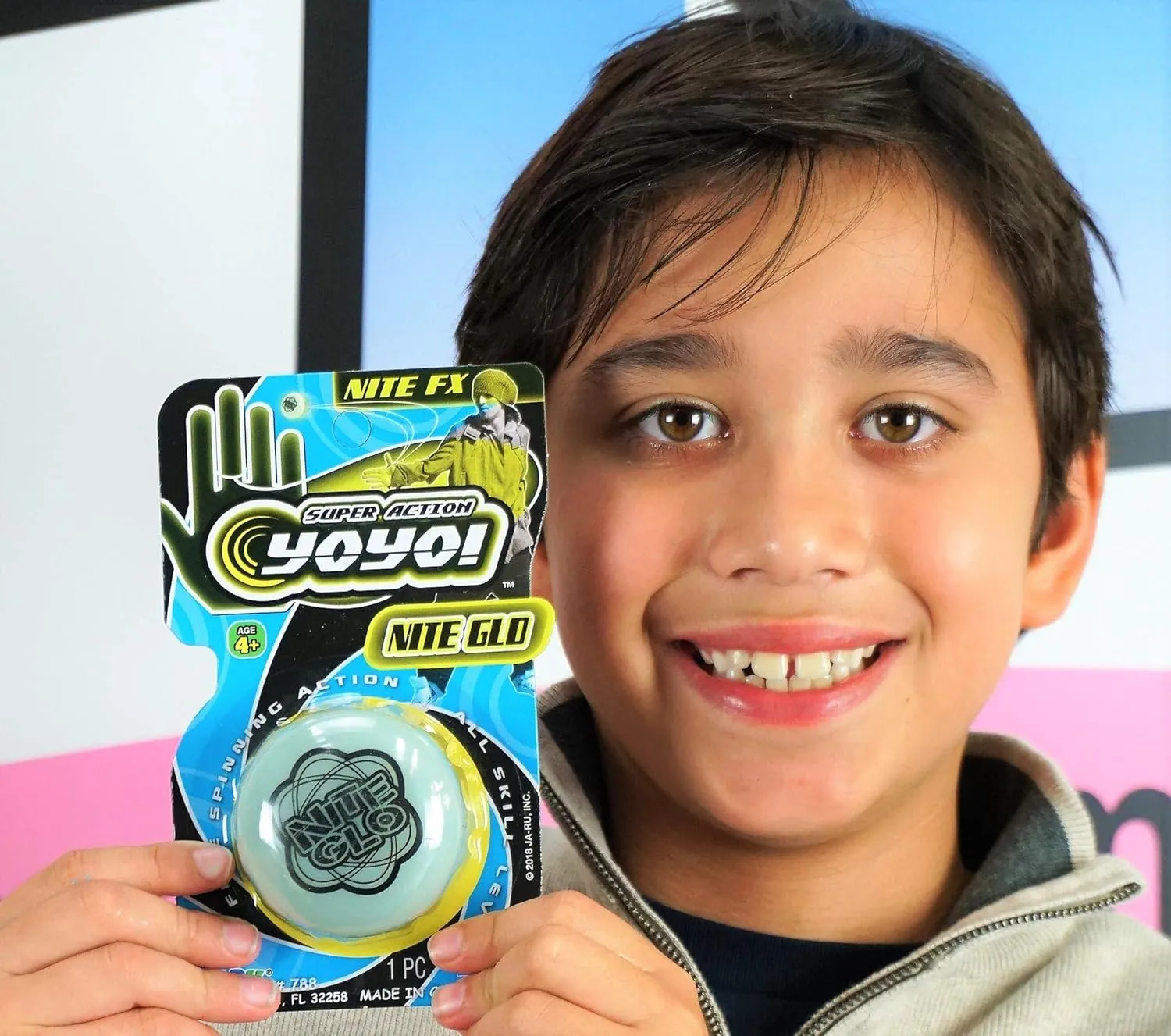 JA-RU Glow in The Dark Yoyo (8 Units) Responsive Yo Yo for Kids Fidget Toy Pack. Beginners & Professional Yoyo. 90s Toys Nostalgia. Bulk Party Favor, Birthday Goodie Bag. 788-8p