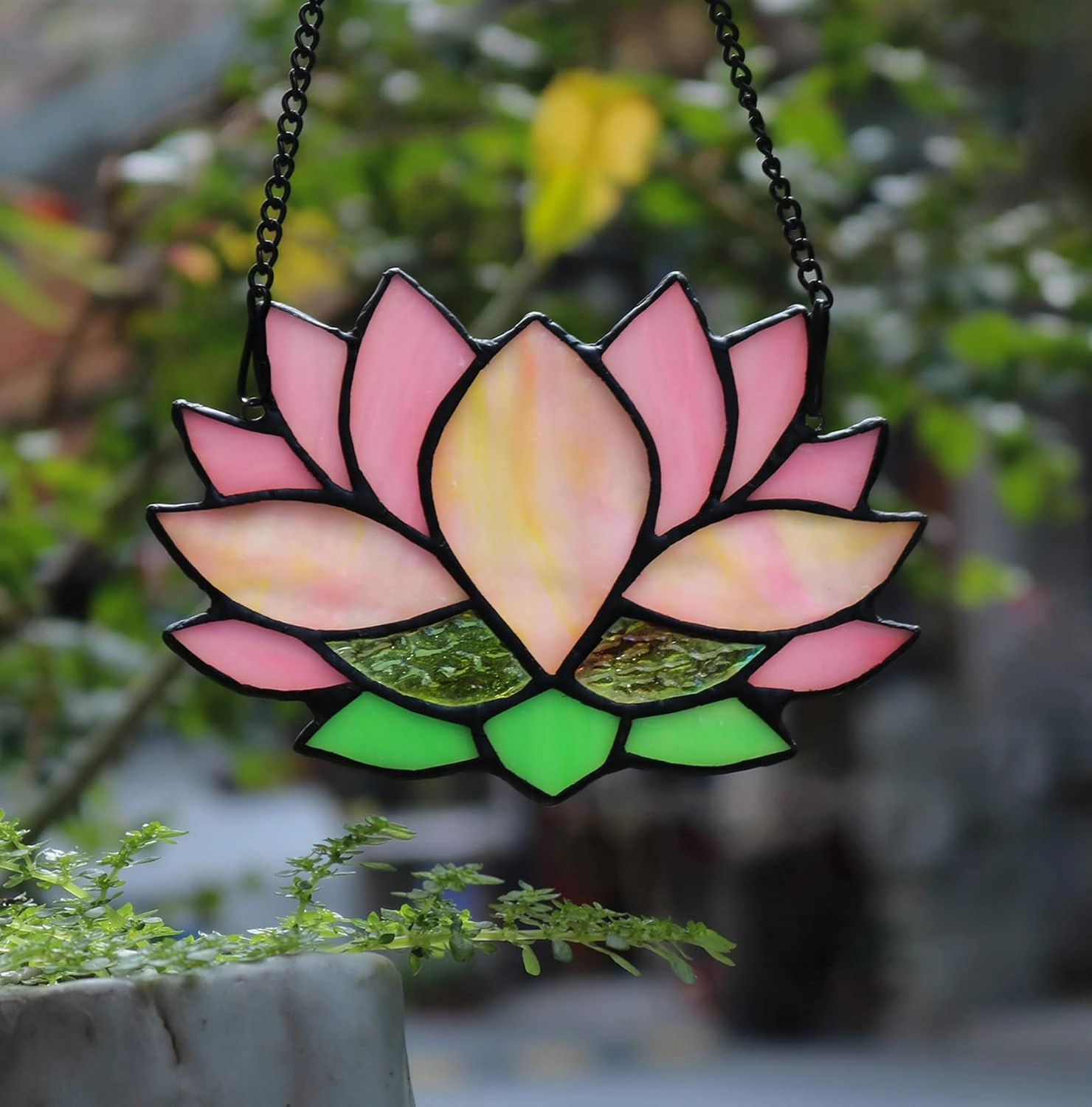 Lotus Flower Decor Stained Glass Window Hangings,Sun Catcher Gift for Mom Lotus Flower Decoration for Kitchen Livingroom,Birthday Gifts for Women