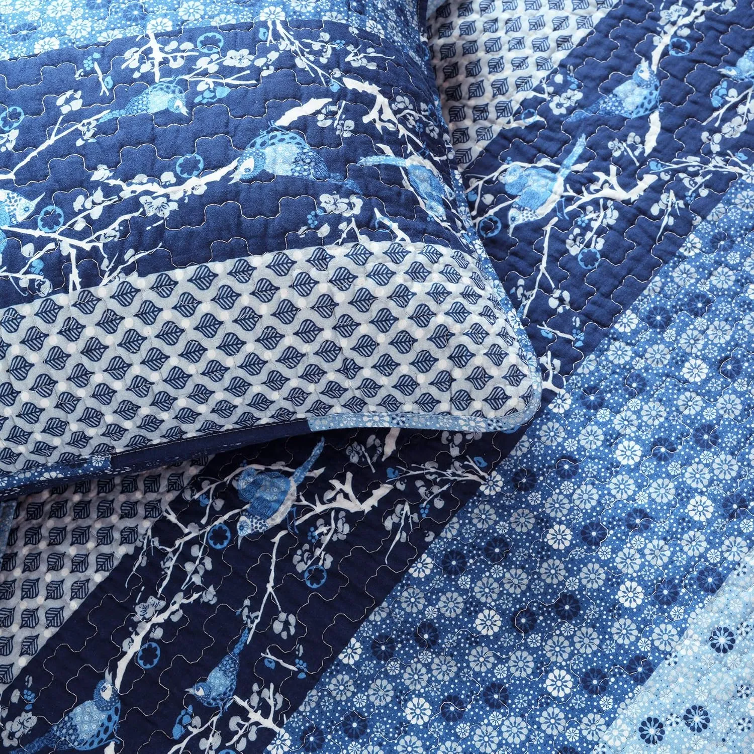 Lush Decor Royal Empire Reversible Cotton Quilt Set - 3 Piece Striped Bedding Set - Bold & Colorful Bohemian Patterns - Soft Cotton Feel - Full/ Queen, Navy