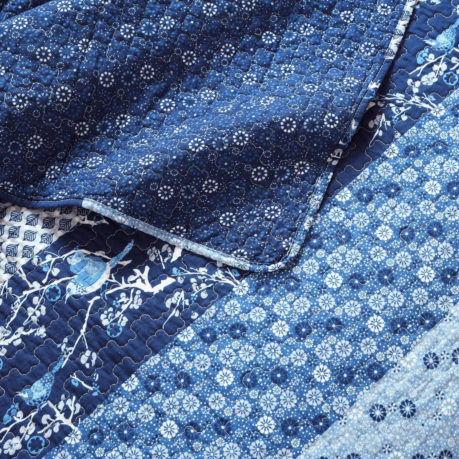 Lush Decor Royal Empire Reversible Cotton Quilt Set - 3 Piece Striped Bedding Set - Bold & Colorful Bohemian Patterns - Soft Cotton Feel - Full/ Queen, Navy