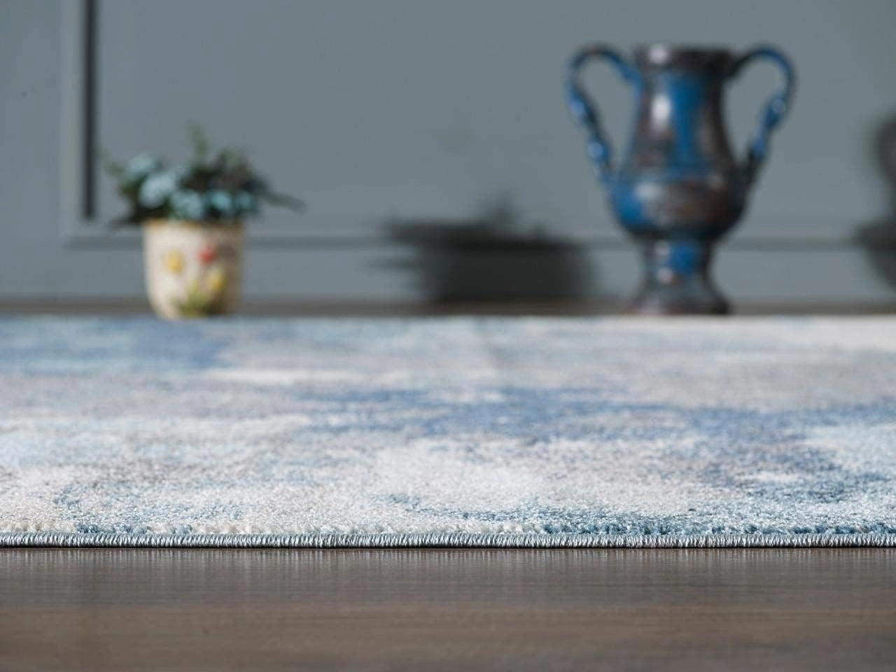 LUXE WEAVERS Abstract Distressed Area Rug, Blue 5x7