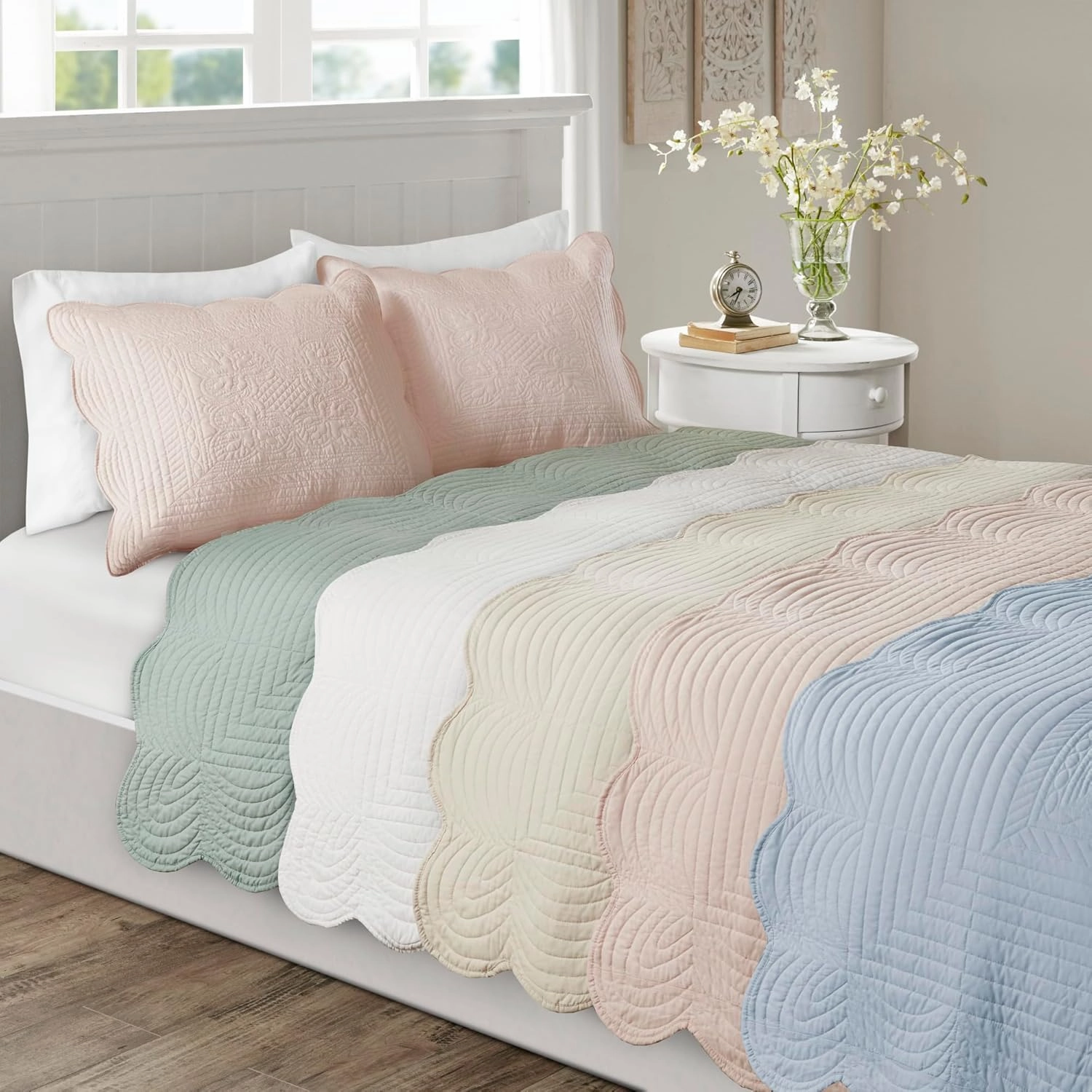 Madison Park Tuscany Quilt Set-Casual Damask Stitching Design Lightweight Coverlet Bedspread Bedding, Shams, King/Cal King(108"x96"), Medallion White 3 Piece