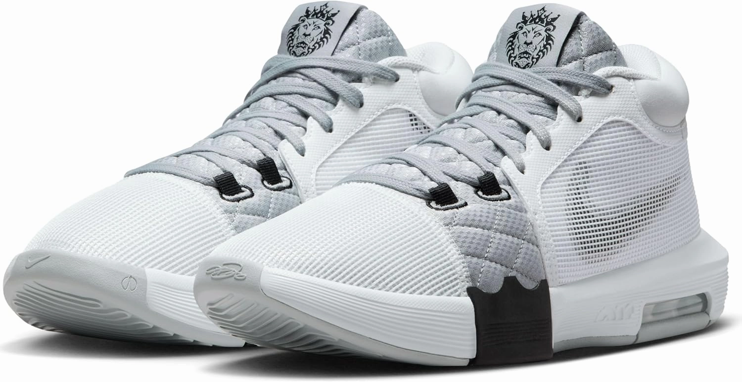 Nike Men's Basketball Shoe