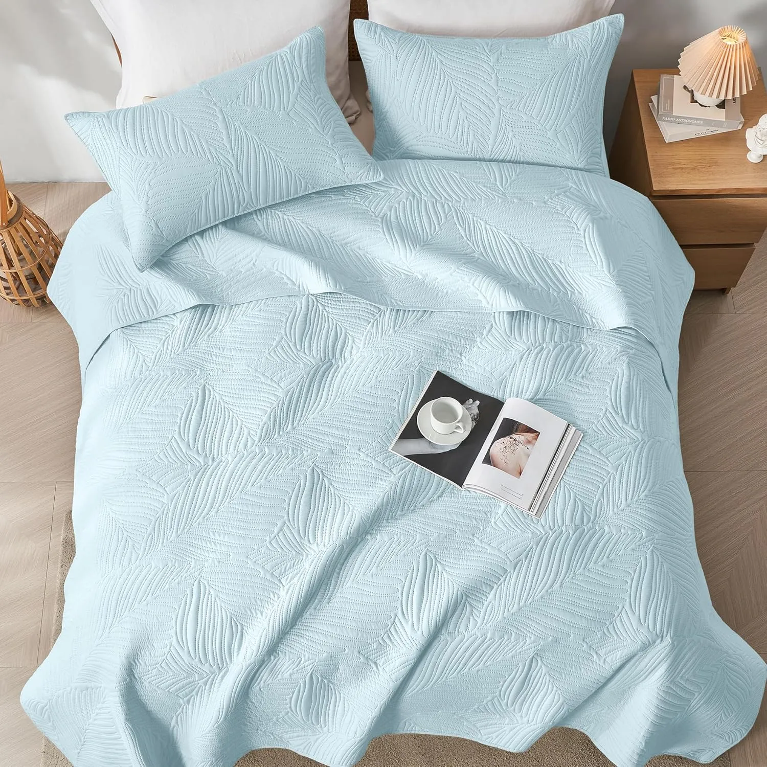OARAGE Twin Quilt Bedding Set Aqua Blue Soft Lightweight Bedspread with Leaf Pattern Ultrasonic Microfiber Bed Coverlet for All Season (1 Quilt,1 Sham)
