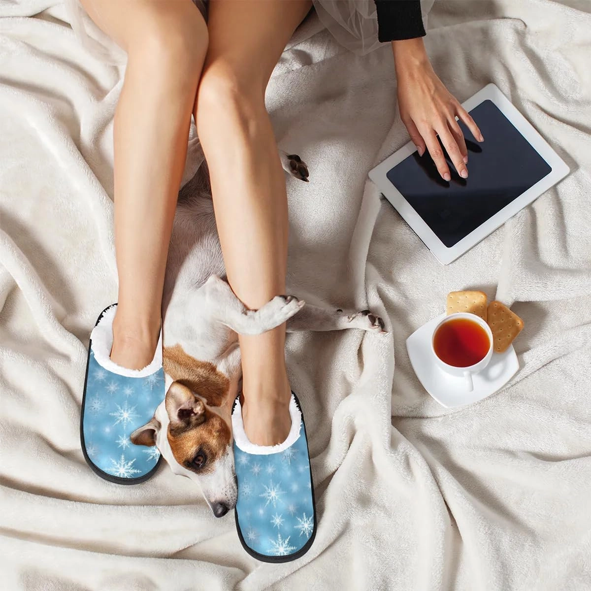 Slippers for Women Men, Soft Plush Warm Slip-On Slippers Non-Disposable Travel Slippers with Rubber Sole, Cozy Indoor Slippers Portable Spa Hotel Guest Indoor Slippers