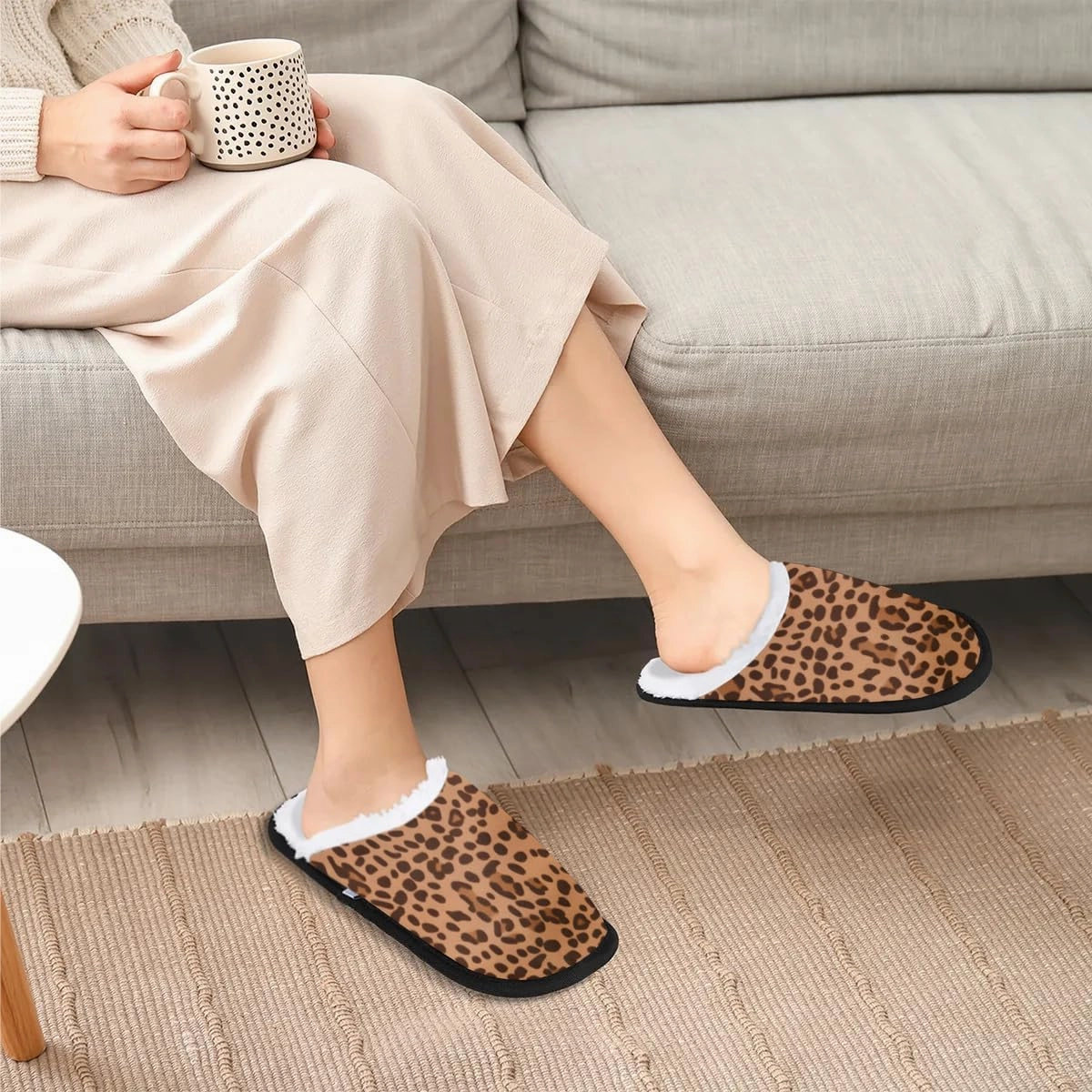 Slippers for Women Men, Soft Plush Warm Slip-On Slippers Non-Disposable Travel Slippers with Rubber Sole, Cozy Indoor Slippers Portable Spa Hotel Guest Indoor Slippers