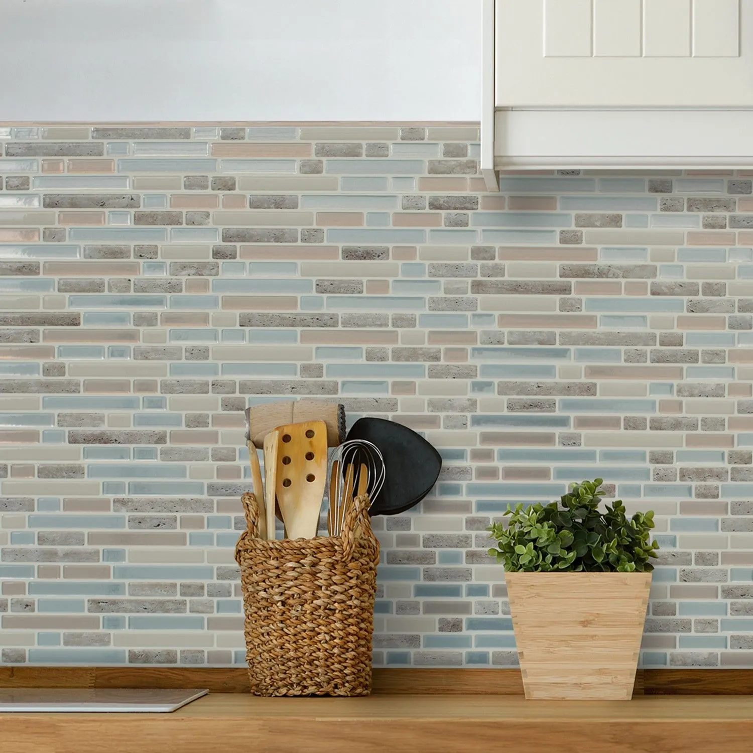 Smart Tiles Peel and Stick 4-Sheet 18 x 0.27 Backsplash - Smart Edge Panella|Dosseret Smart Tiles peler et coller 18 x 0,27, 4 feuilles - Smart Edge Panella