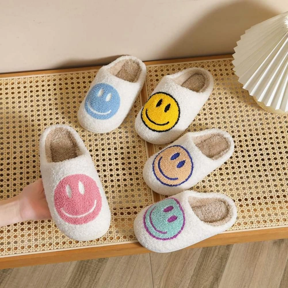 Smile Face Kids Happy Face Soft Plush Warm Slipper Anti-Slip Winter Fluffy House Shoes Soft Memory Foam Comfort Cotton Slippers Indoor and Outdoor