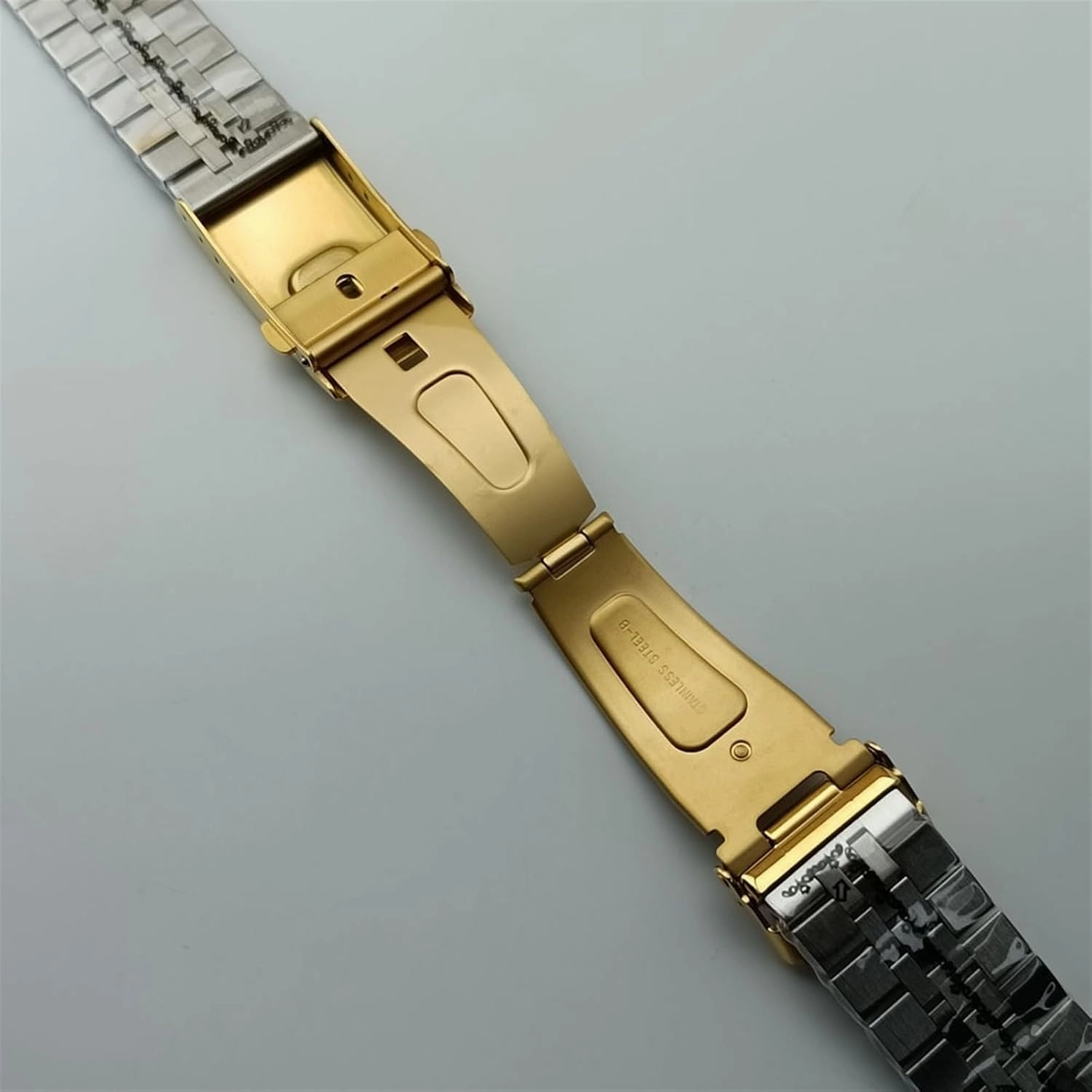 Stainless Steel Watch Band 22mm Replacement Watch Band Length Adjustable Unisex Replacement Bracelet Watch Accessories