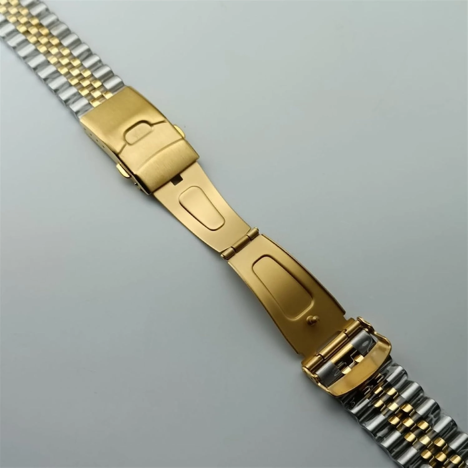 Stainless Steel Watch Band 22mm Replacement Watch Band Length Adjustable Unisex Replacement Bracelet Watch Accessories