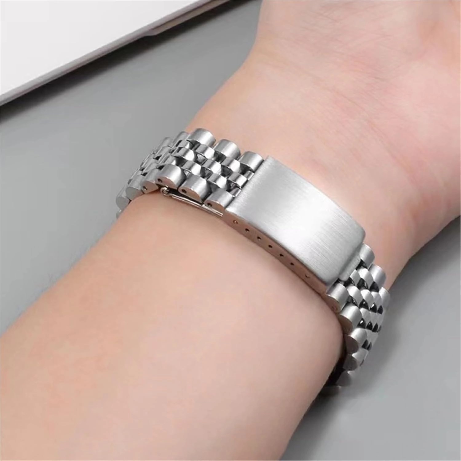 Stainless Steel Watch Band Metal Folding Buckle Wristband 18mm20mm Universal Men's Women's Bracelet Suitable for Smart Watch Quartz Watch