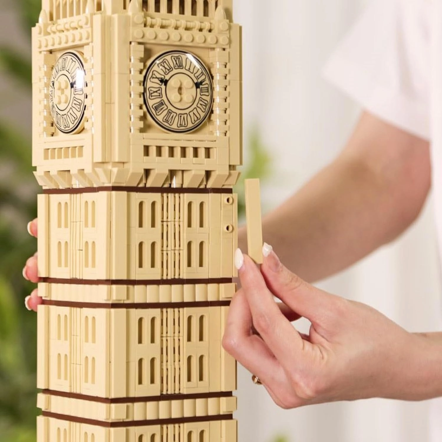 Toy Building Block Set, London Big Ben Elizabeth Tower Building Blocks Regular Size Brick World Famous Architecture hristmas Birthday Gift for Adults Children Kids Boys Girls 8  1666 PCS