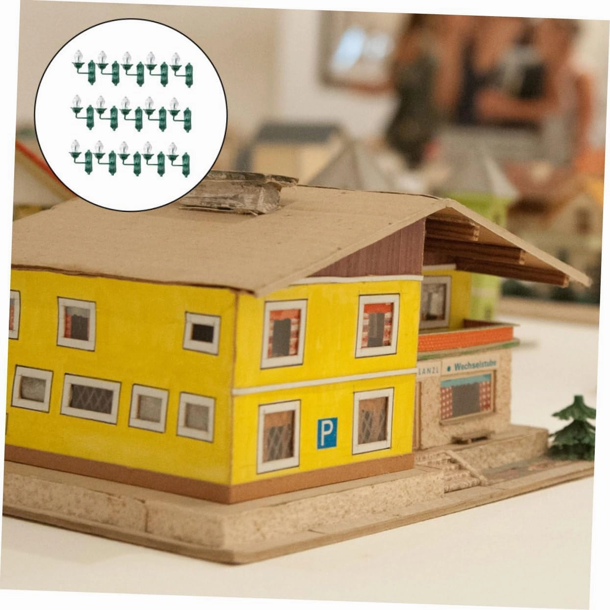 Wakauto 5sets Realistic Miniature Wall Lamp Model Playing House Wall Lights Miniature Scene Decor Boys and Girls Lamp Toy Fake Lights 25pcs*5