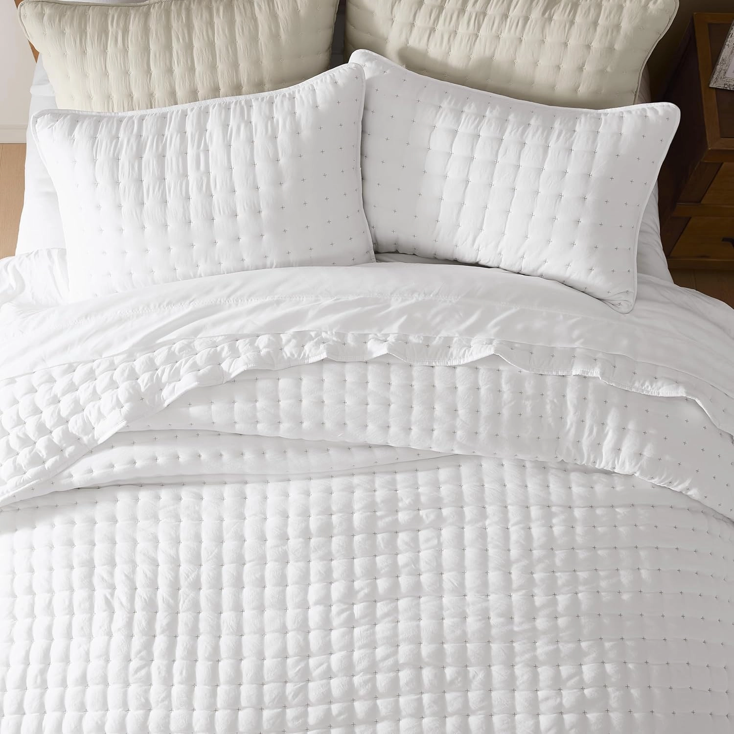 WDCOZY White California Cal King Size Quilt Bedding Sets with Pillow Shams, Oversized Lightweight Soft Bedspread Coverlet, Quilted Blanket Thin Comforter Bed Cover, 3 Pieces, 118x106 inches