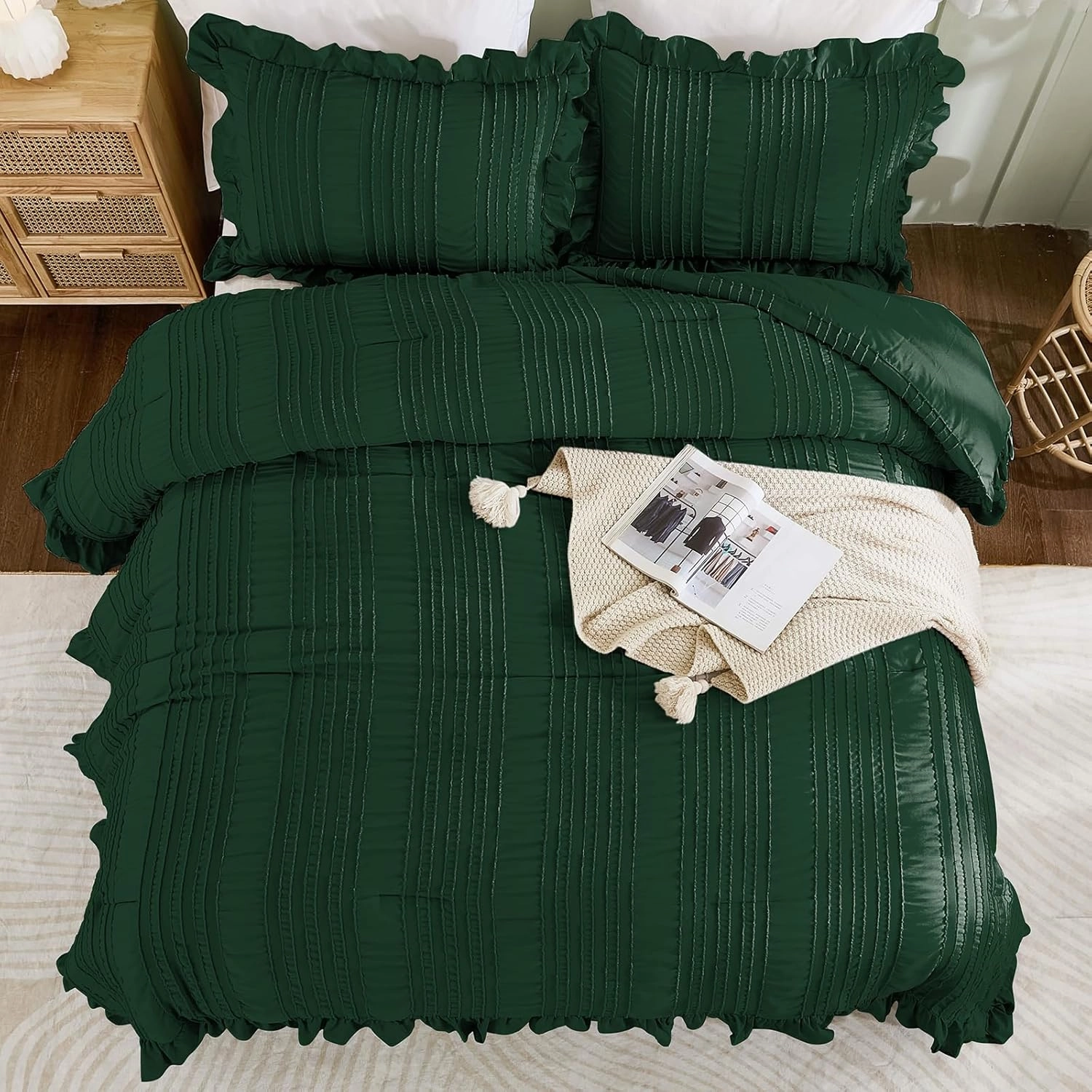 WONGS BEDDING Queen Size Comforter,Emerald Green Boho Comforter Set Queen,Shabby Chic Bedding Set for Bed, 3 Pieces Soft Lightweight Farmhouse Comforter for All Season 90"×90"