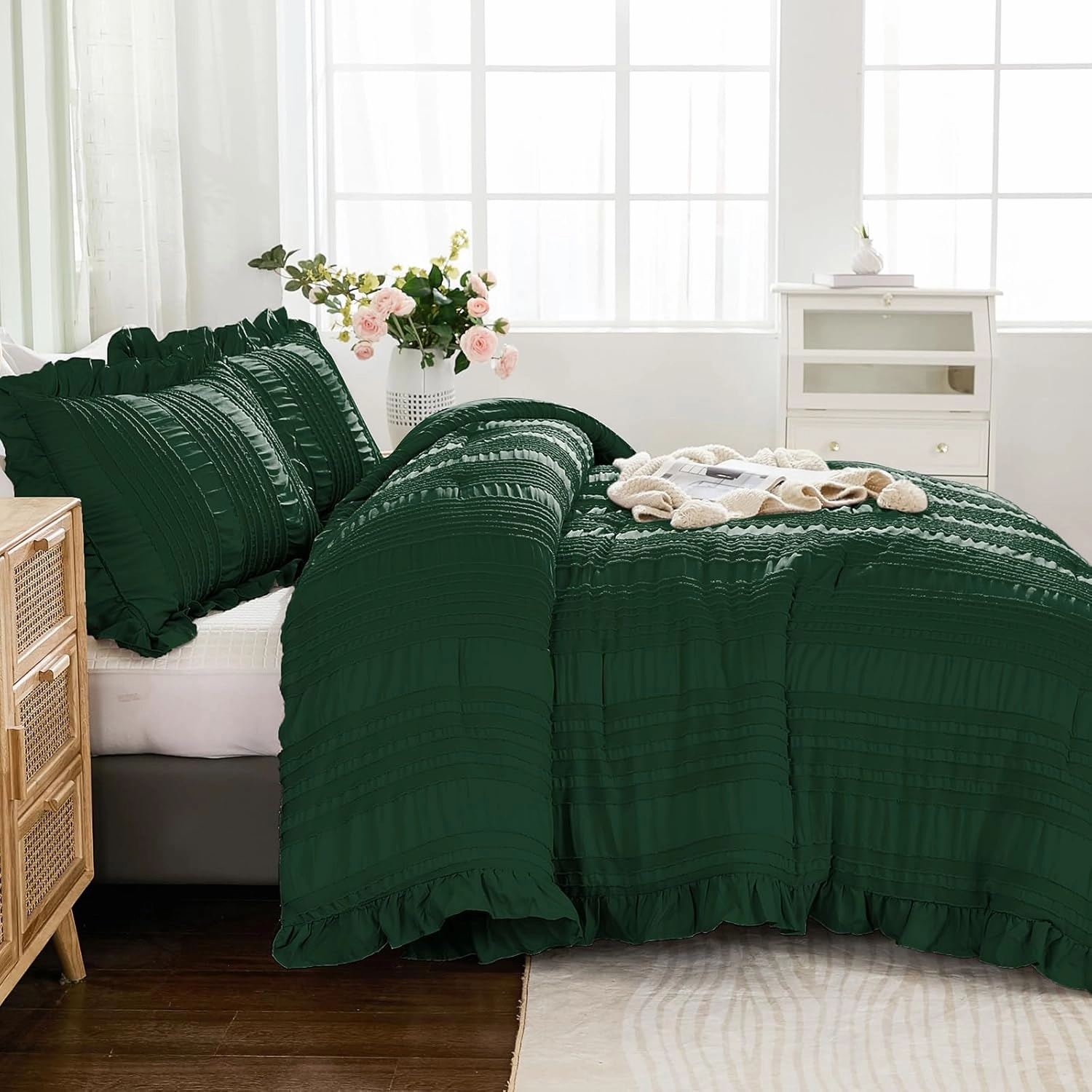 WONGS BEDDING Queen Size Comforter,Emerald Green Boho Comforter Set Queen,Shabby Chic Bedding Set for Bed, 3 Pieces Soft Lightweight Farmhouse Comforter for All Season 90"×90"