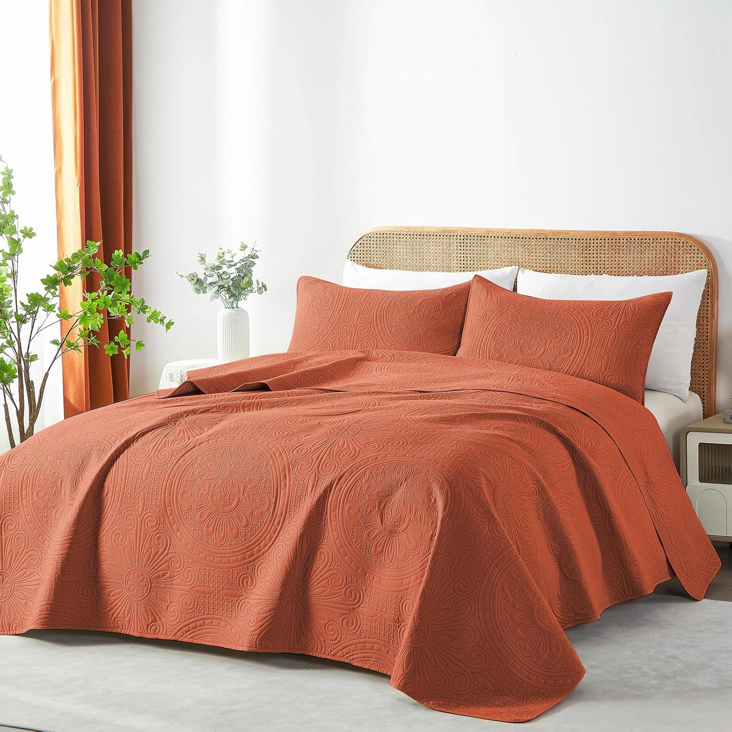 WURUIBO King/Cal King Quilt Set Burnt Orange,Ultrasonic Embossed Bedspread, Lightweight Microfiber Coverlet, Modern Thin Bedding Set for All Season, 3 Piece(1 Quilt,2 Pillow Shams)